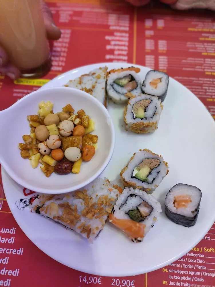 Sushis Et Biscuits Apéritifs